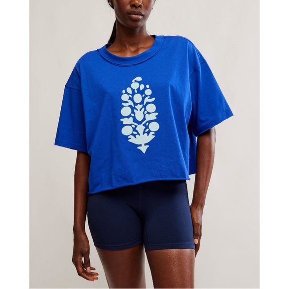free people movement Tops - NWT Free People Movement Inspire Crop tee in electro shock combo blue size Large